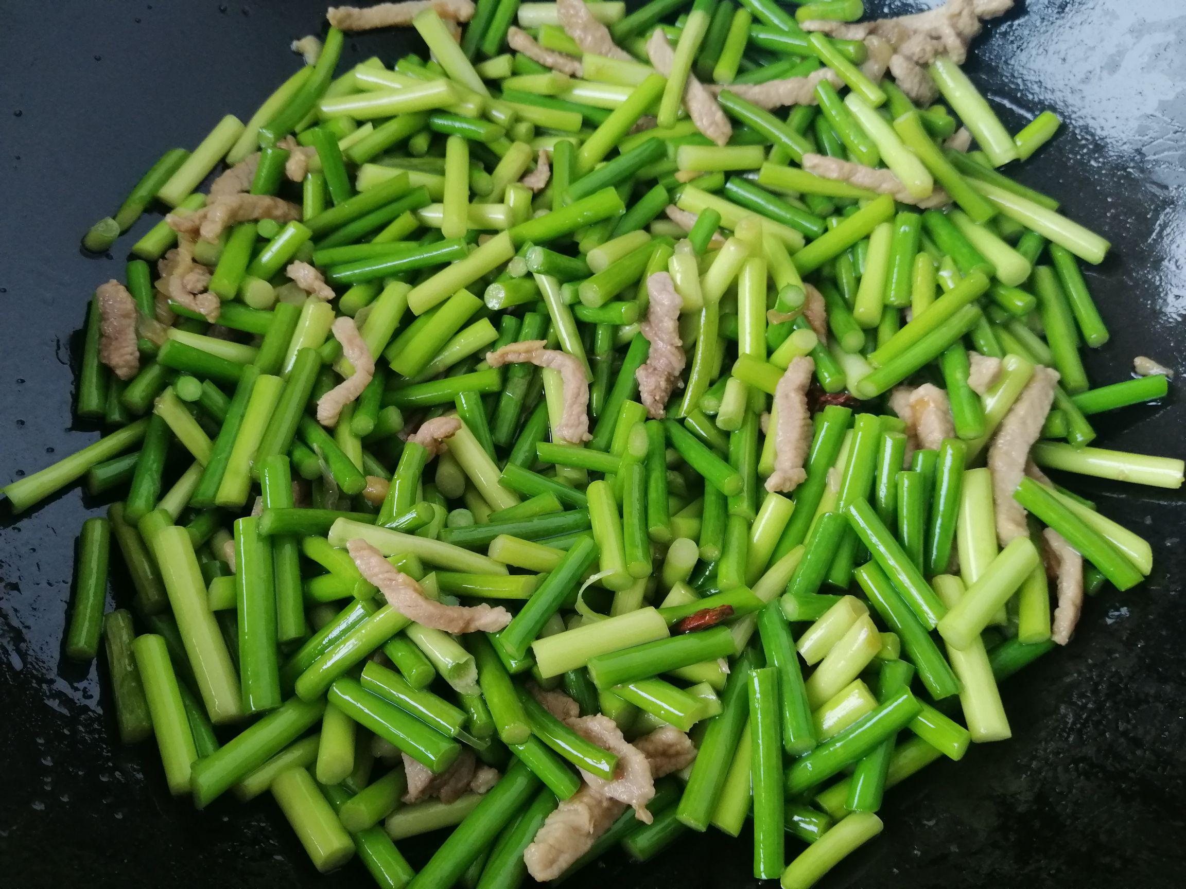 蒜苔炒肉,小朋友來(lái)做菜的做法-家常味炒菜譜-易網(wǎng)健康養(yǎng)生網(wǎng) 蒜苔炒肉,小朋友來(lái)做菜的做法-家常味炒菜譜