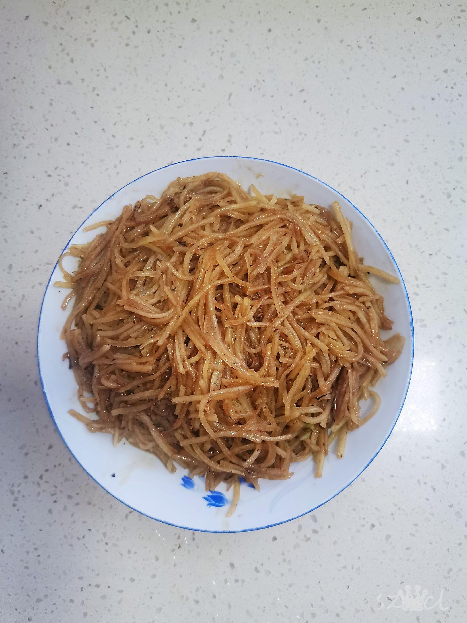 炒土豆絲的做法-咸鮮味炒菜譜-易網健康養生網 炒土豆絲的做法-咸鮮味炒菜譜