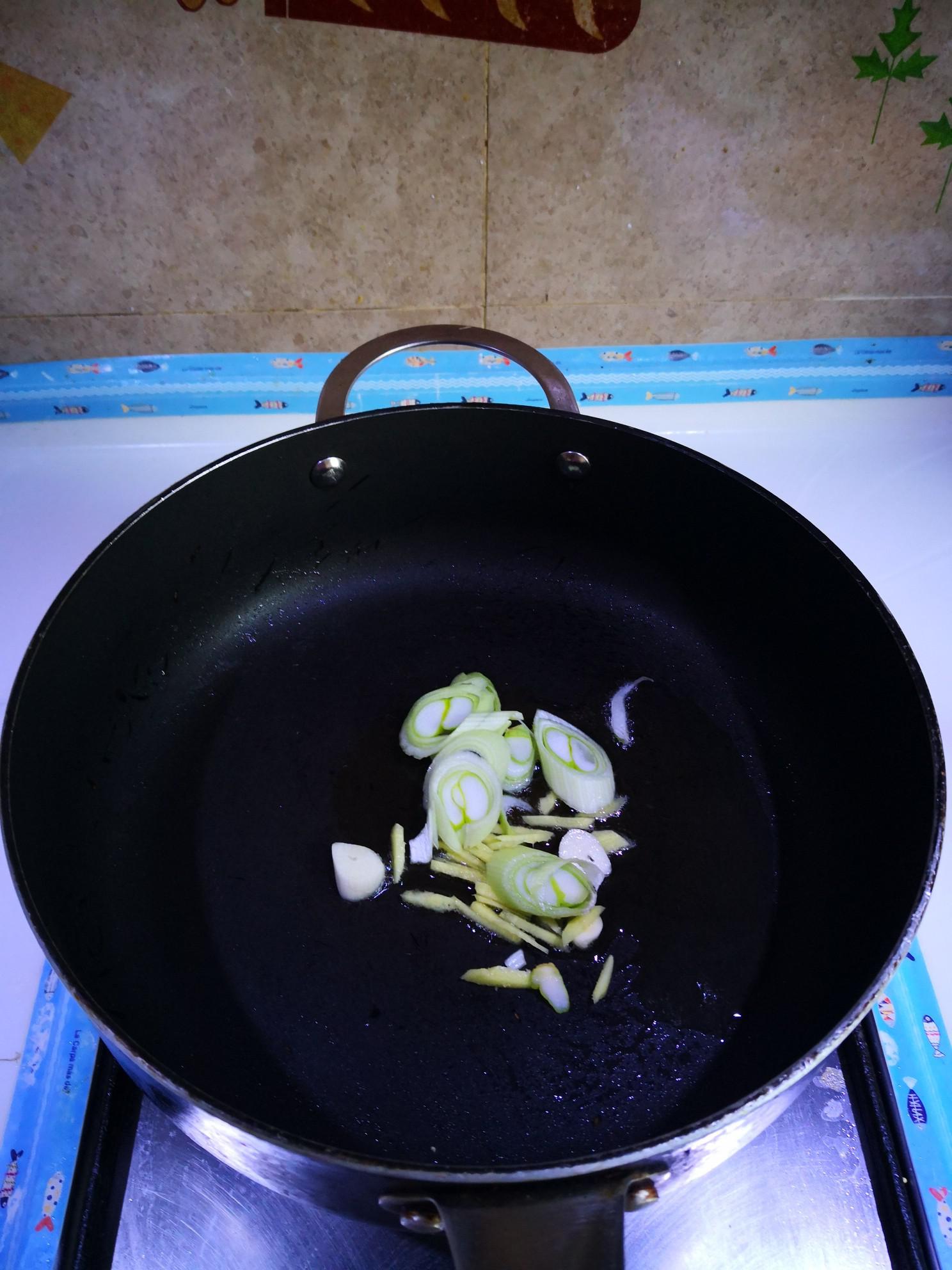 大白菜炒胡蘿卜的做法-家常味炒菜譜-易網(wǎng)健康養(yǎng)生網(wǎng) 大白菜炒胡蘿卜的做法-家常味炒菜譜