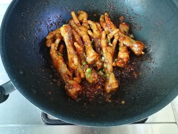 韓式辣醬雞爪的做法-香辣味炒菜譜-易網(wǎng)健康養(yǎng)生網(wǎng) 韓式辣醬雞爪的做法-香辣味炒菜譜