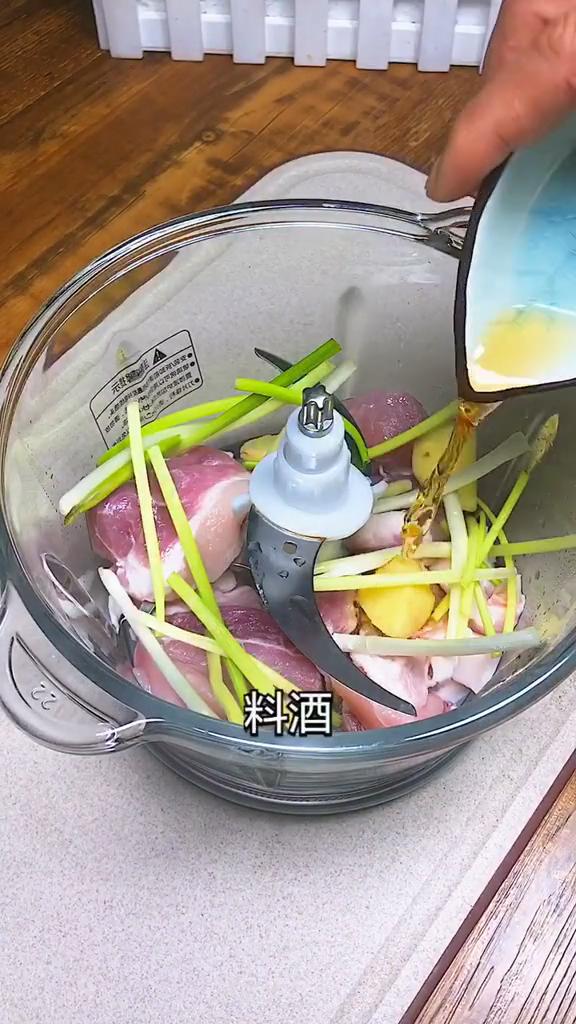 娃娃菜肉卷的做法-家常味炒菜譜-易網<a href=http://www.xllyou.com/ target=_blank class=infotextkey>健康養生</a>網 娃娃菜肉卷的做法-家常味炒菜譜