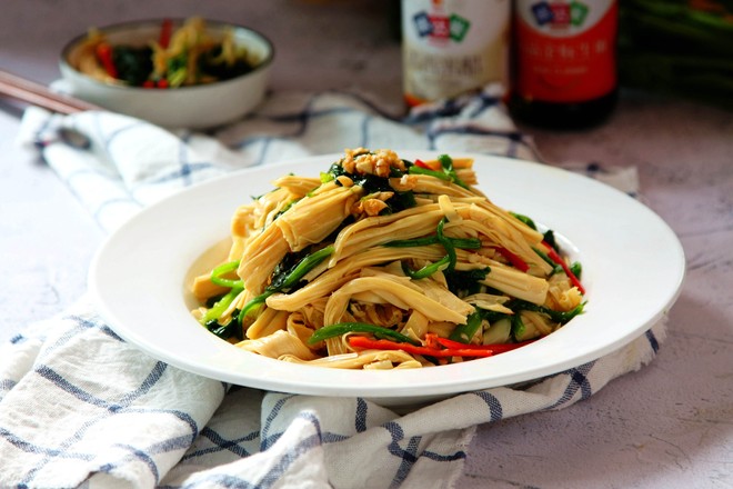 腐竹拌菠菜的做法-咸鮮味拌菜譜-易網健康養生網 腐竹拌菠菜的做法-咸鮮味拌菜譜