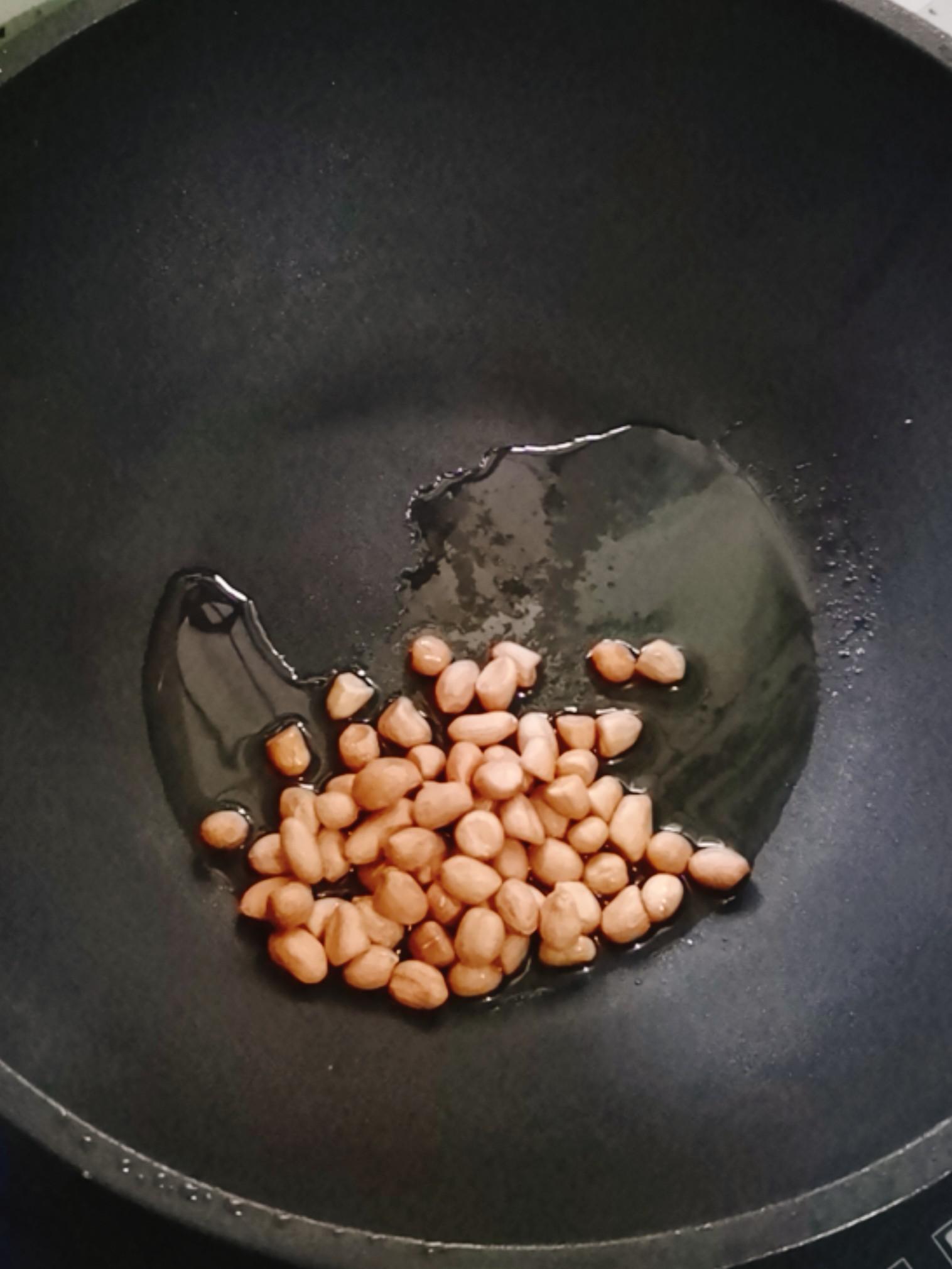 宮保豆腐的做法-咸鮮味炒菜譜-易網<a href=http://www.xllyou.com/ target=_blank class=infotextkey>健康養生</a>網 宮保豆腐的做法-咸鮮味炒菜譜