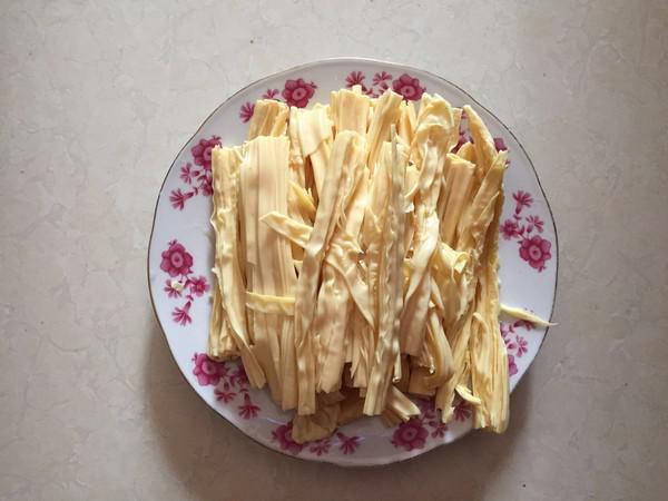 腐竹拌菠菜的做法-咸鮮味拌菜譜-易網健康養生網 腐竹拌菠菜的做法-咸鮮味拌菜譜