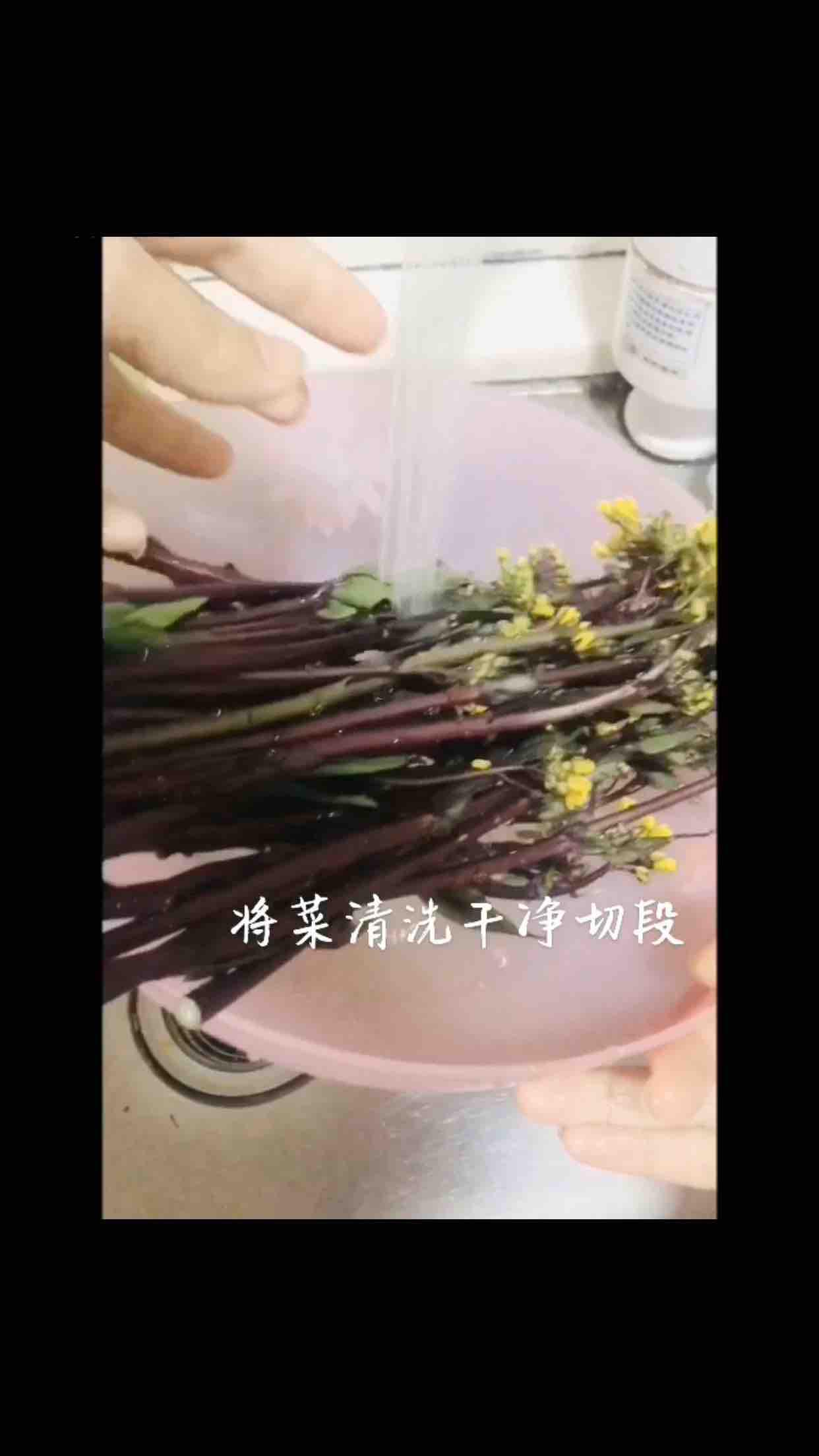 香炒紅菜薹的做法-咸鮮味炒菜譜-易網<a href=http://www.xllyou.com/ target=_blank class=infotextkey>健康養生</a>網 香炒紅菜薹的做法-咸鮮味炒菜譜