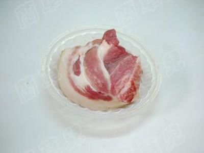 香辣牛肉醬烤肉的做法-醬香味微波菜譜-易網<a href=http://www.xllyou.com/ target=_blank class=infotextkey>健康養生</a>網 香辣牛肉醬烤肉的做法-醬香味微波菜譜