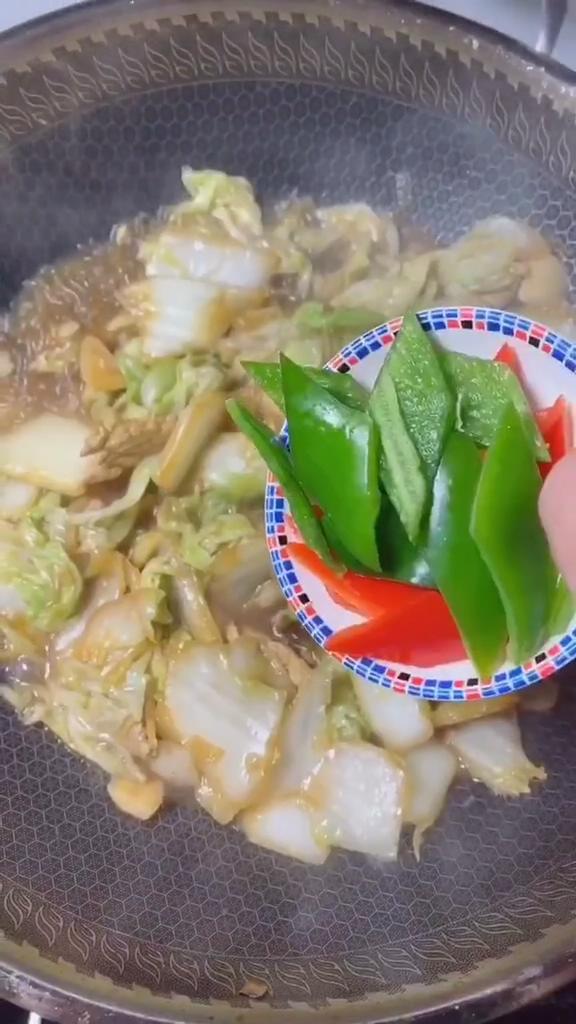 白菜燉粉條的做法-家常味燉菜譜-易網健康養生網 白菜燉粉條的做法-家常味燉菜譜