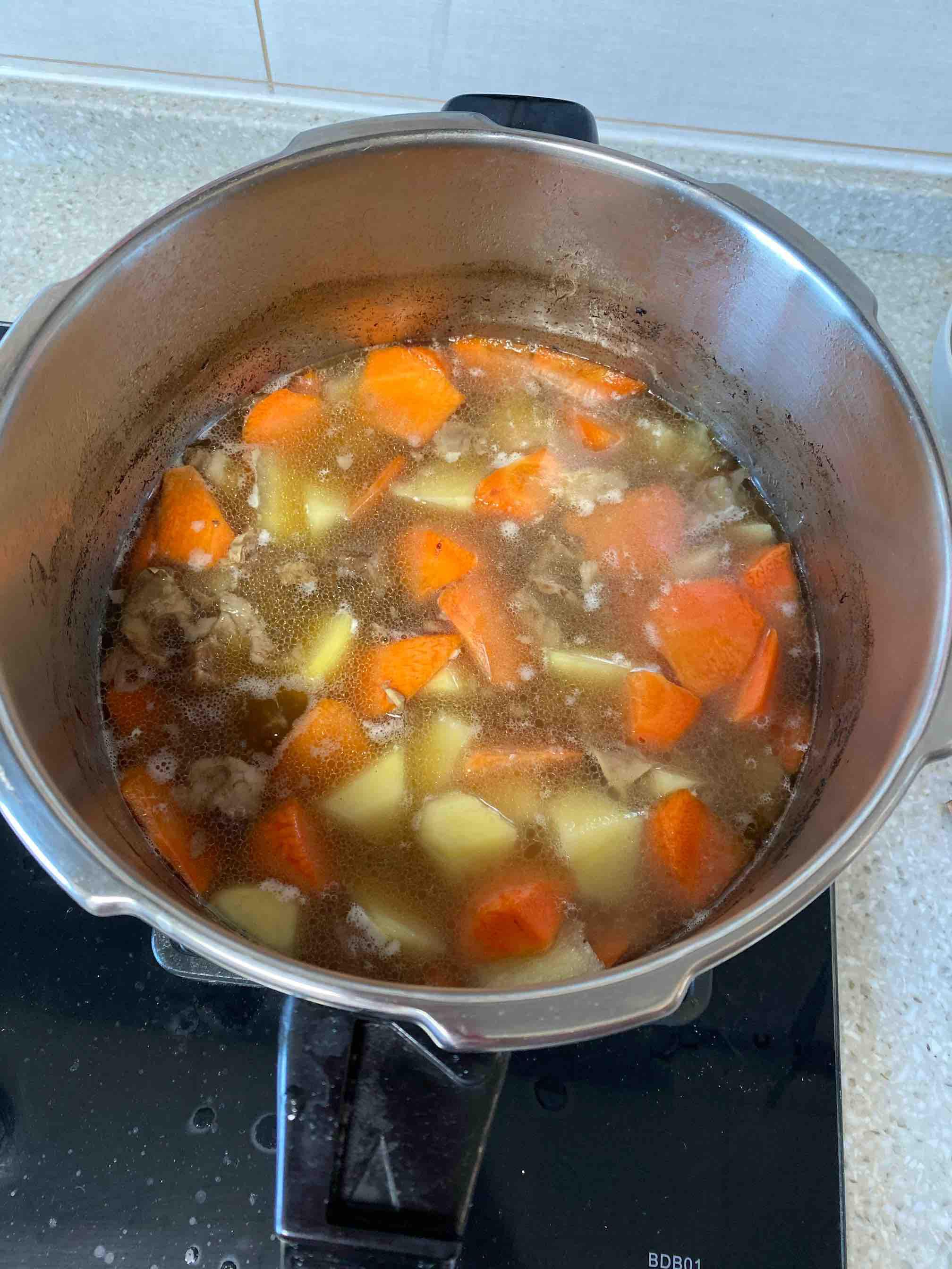 咖喱牛肉的做法-咖喱味煮菜譜