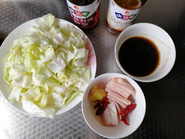 酸辣包菜炒肉的做法-酸辣味炒菜譜-易網<a href=http://www.xllyou.com/ target=_blank class=infotextkey>健康養生</a>網 酸辣包菜炒肉的做法-酸辣味炒菜譜