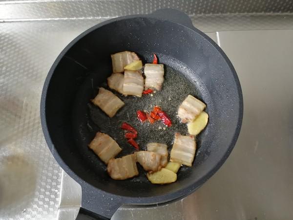 酸辣包菜炒肉的做法-酸辣味炒菜譜-易網健康養生網 酸辣包菜炒肉的做法-酸辣味炒菜譜