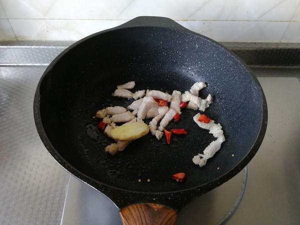 手撕包菜炒肉的做法-咸鮮味炒菜譜-易網健康養生網 手撕包菜炒肉的做法-咸鮮味炒菜譜