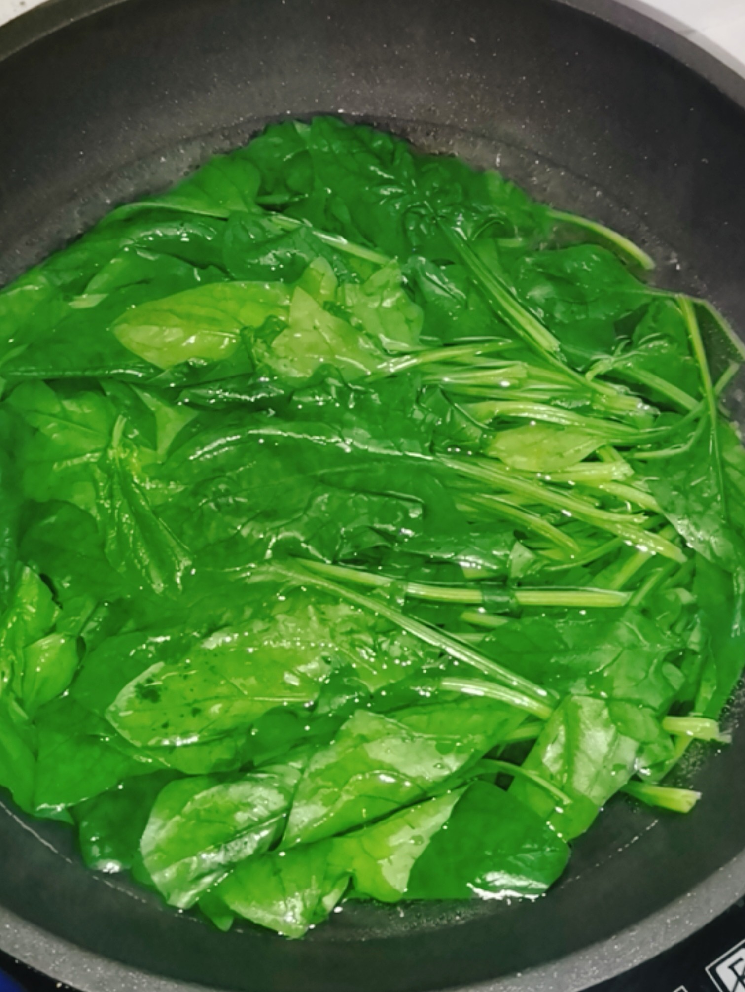 果仁菠菜的做法-咸鮮味拌菜譜-易網健康養生網 果仁菠菜的做法-咸鮮味拌菜譜