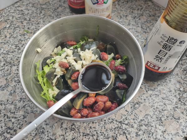 涼拌苦菊皮蛋花生米的做法-家常味拌菜譜-易網健康養生網 涼拌苦菊皮蛋花生米的做法-家常味拌菜譜