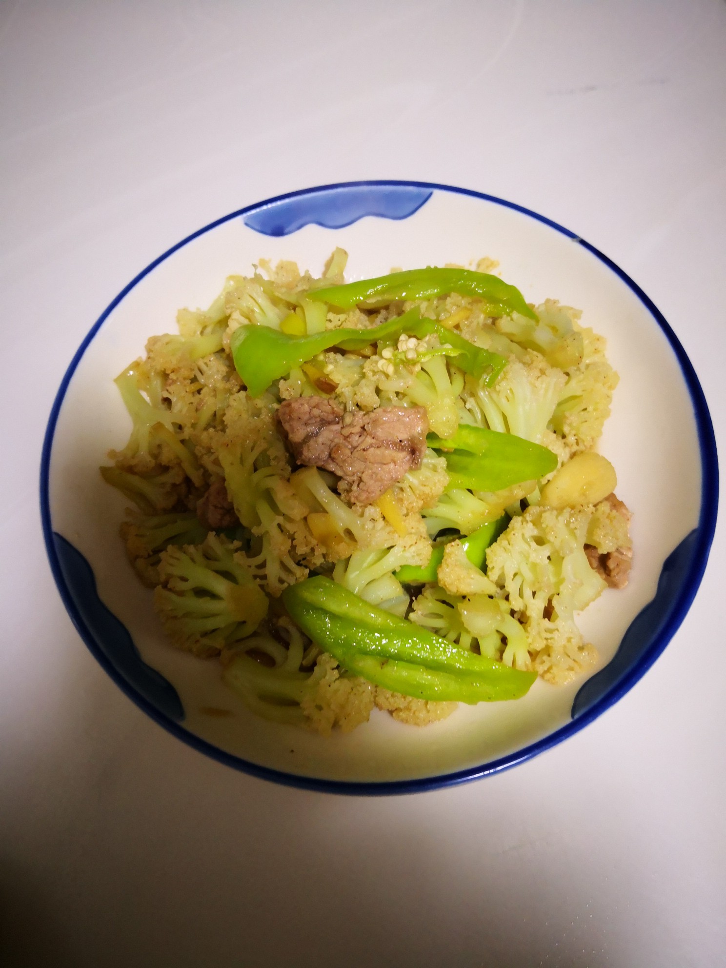 尖椒炒菜花的做法-家常味炒菜譜-易網健康養生網 尖椒炒菜花的做法-家常味炒菜譜