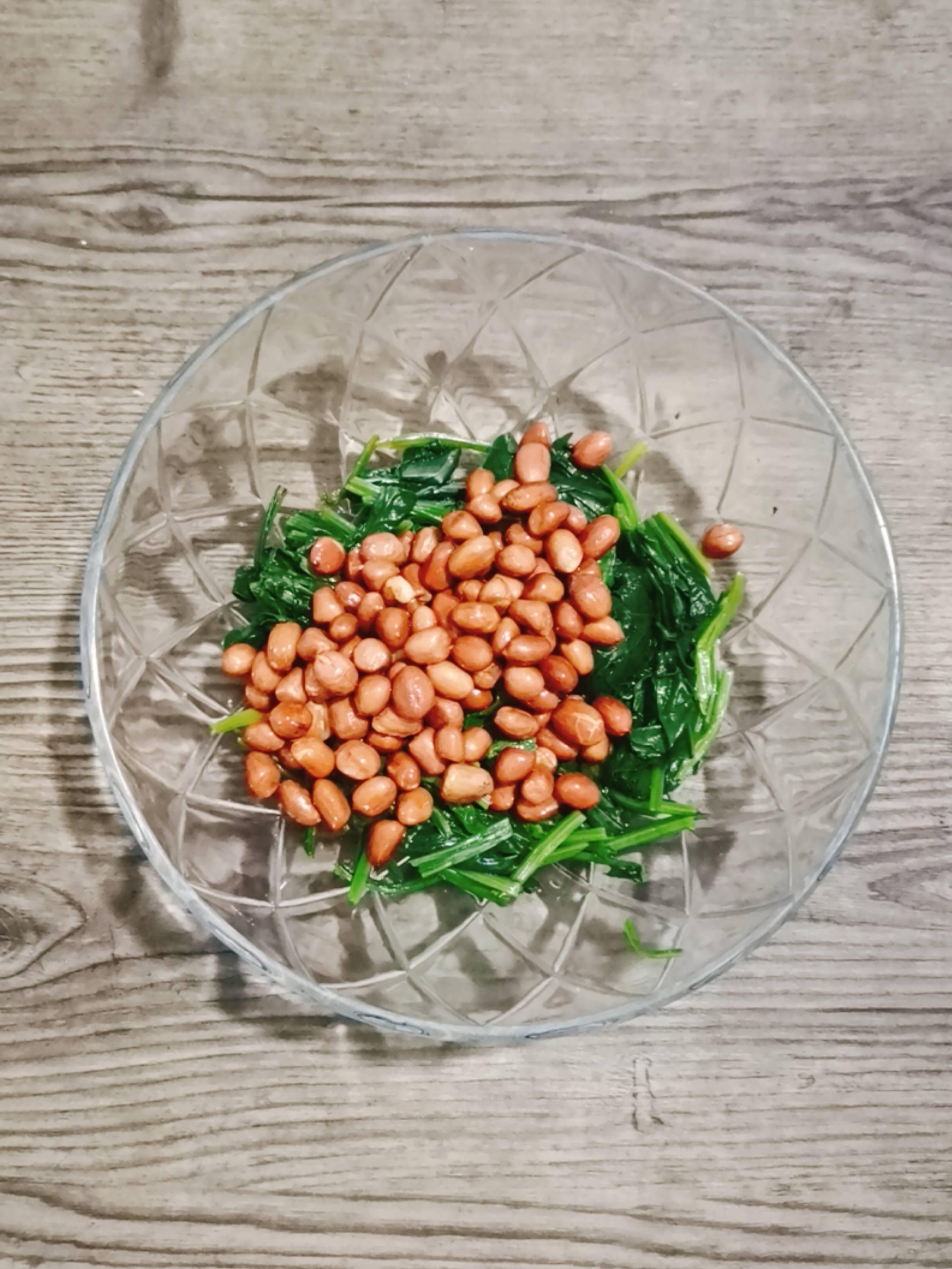 果仁菠菜的做法-咸鮮味拌菜譜-易網健康養生網 果仁菠菜的做法-咸鮮味拌菜譜