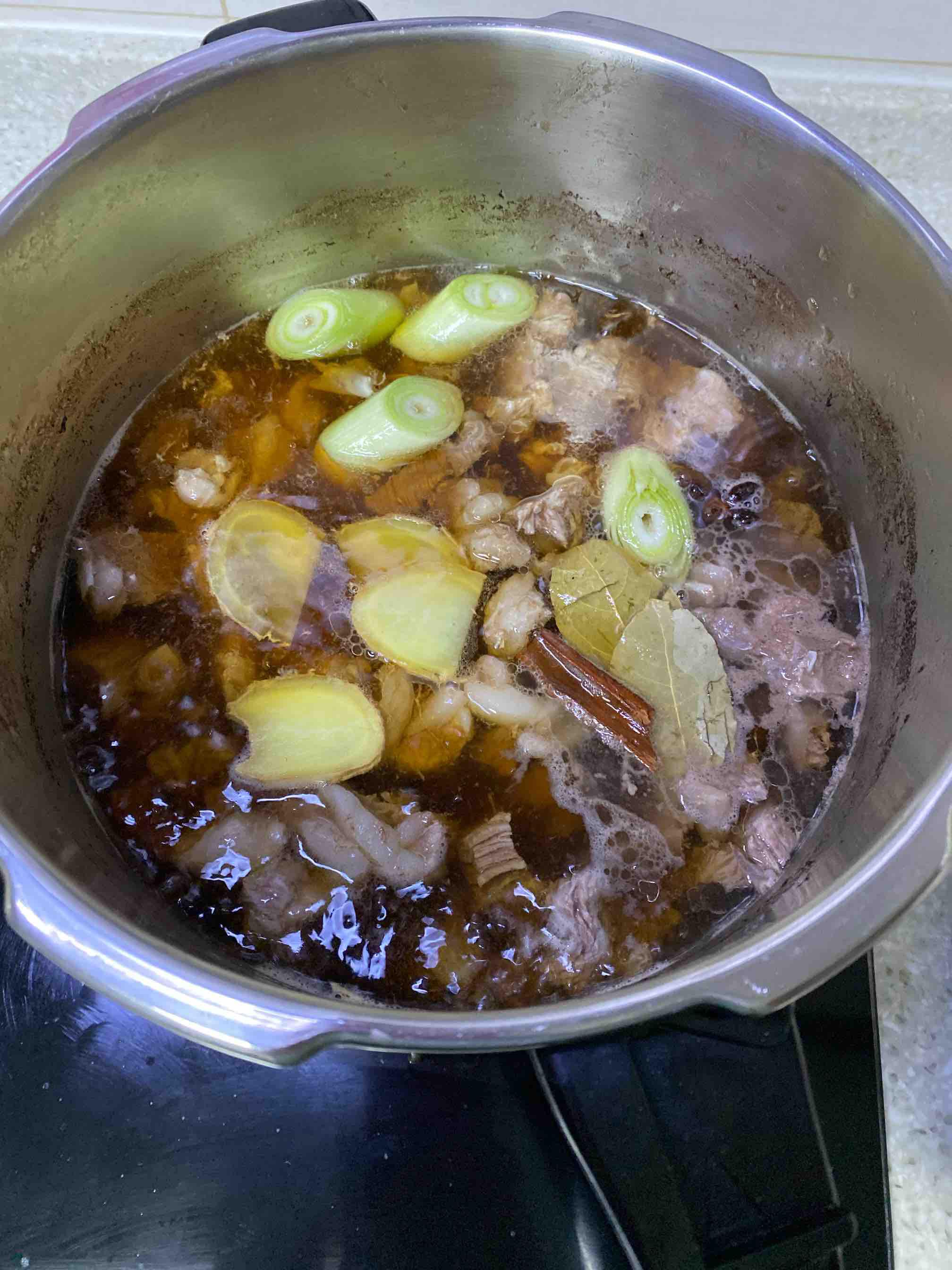 咖喱牛肉的做法-咖喱味煮菜譜