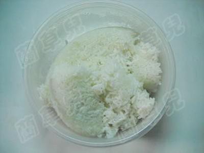 雪菜蛋炒飯的做法-家常味炒菜譜