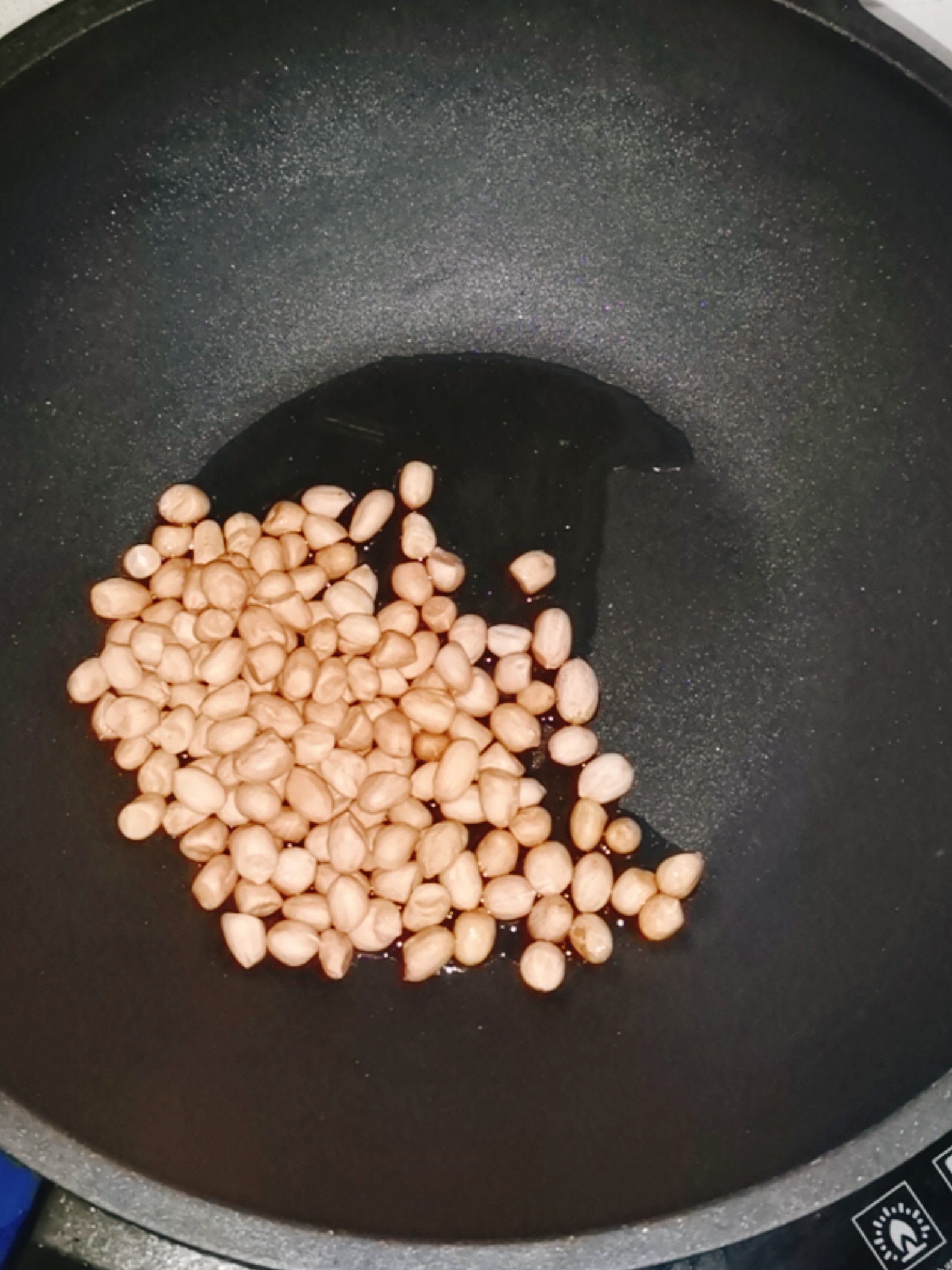 果仁菠菜的做法-咸鮮味拌菜譜-易網<a href=http://www.xllyou.com/ target=_blank class=infotextkey>健康養生</a>網 果仁菠菜的做法-咸鮮味拌菜譜