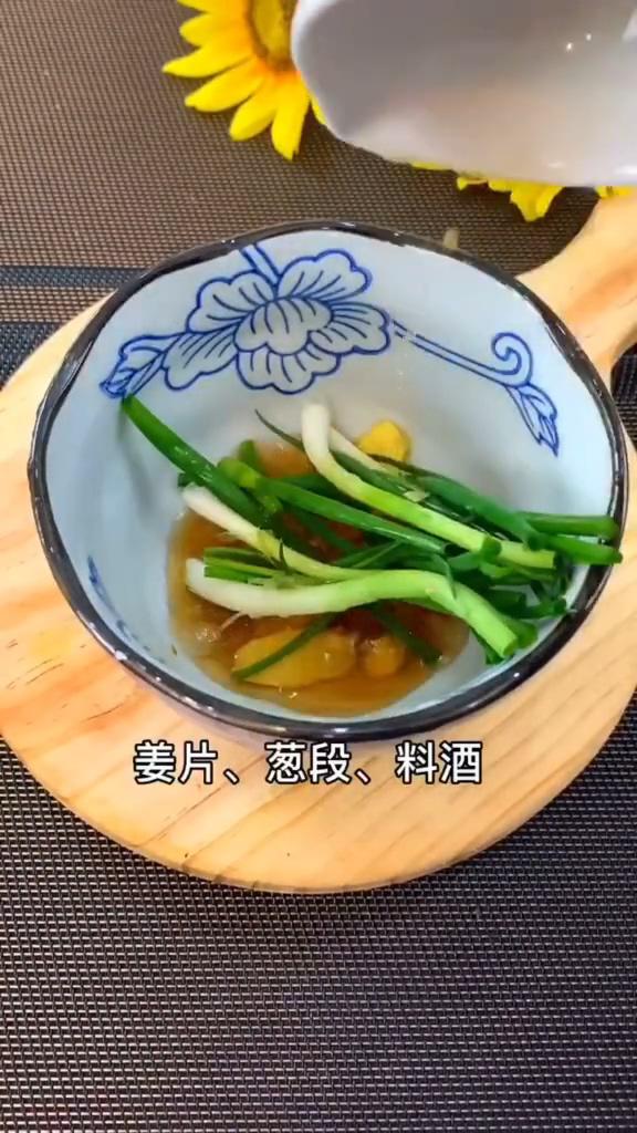 蒜蓉辣醬蒸魚的做法-香辣味蒸菜譜-易網健康養生網 蒜蓉辣醬蒸魚的做法-香辣味蒸菜譜