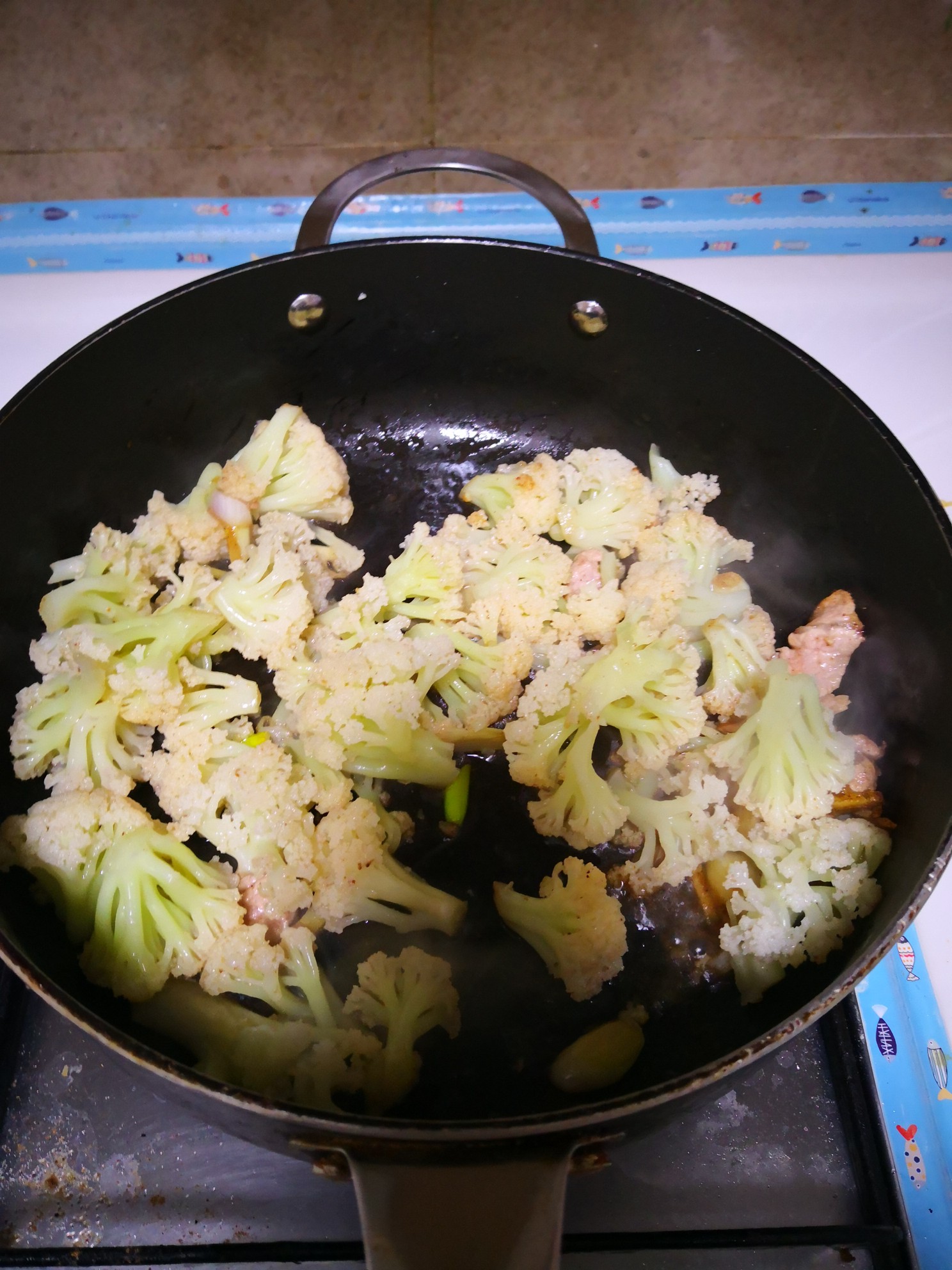 尖椒炒菜花的做法-家常味炒菜譜-易網健康養生網 尖椒炒菜花的做法-家常味炒菜譜