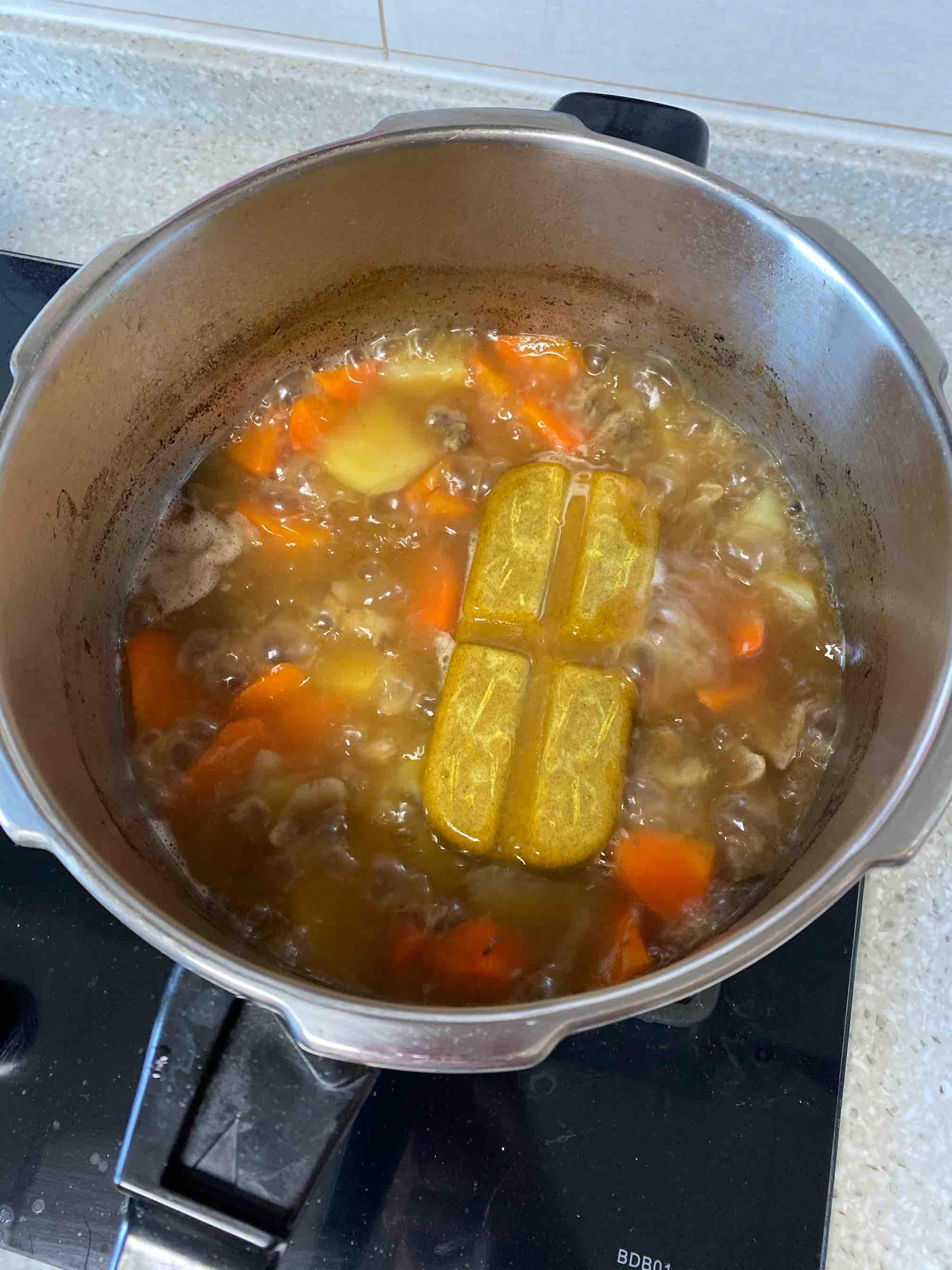 咖喱牛肉的做法-咖喱味煮菜譜