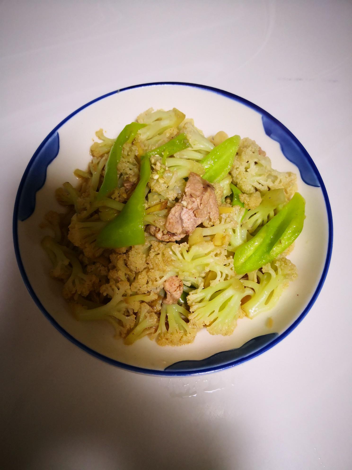 尖椒炒菜花的做法-家常味炒菜譜-易網健康養生網 尖椒炒菜花的做法-家常味炒菜譜