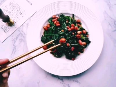 果仁菠菜的做法-咸鮮味拌菜譜