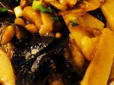 超級簡單、健康的茄子燒土豆的做法-咸鮮味燉菜譜