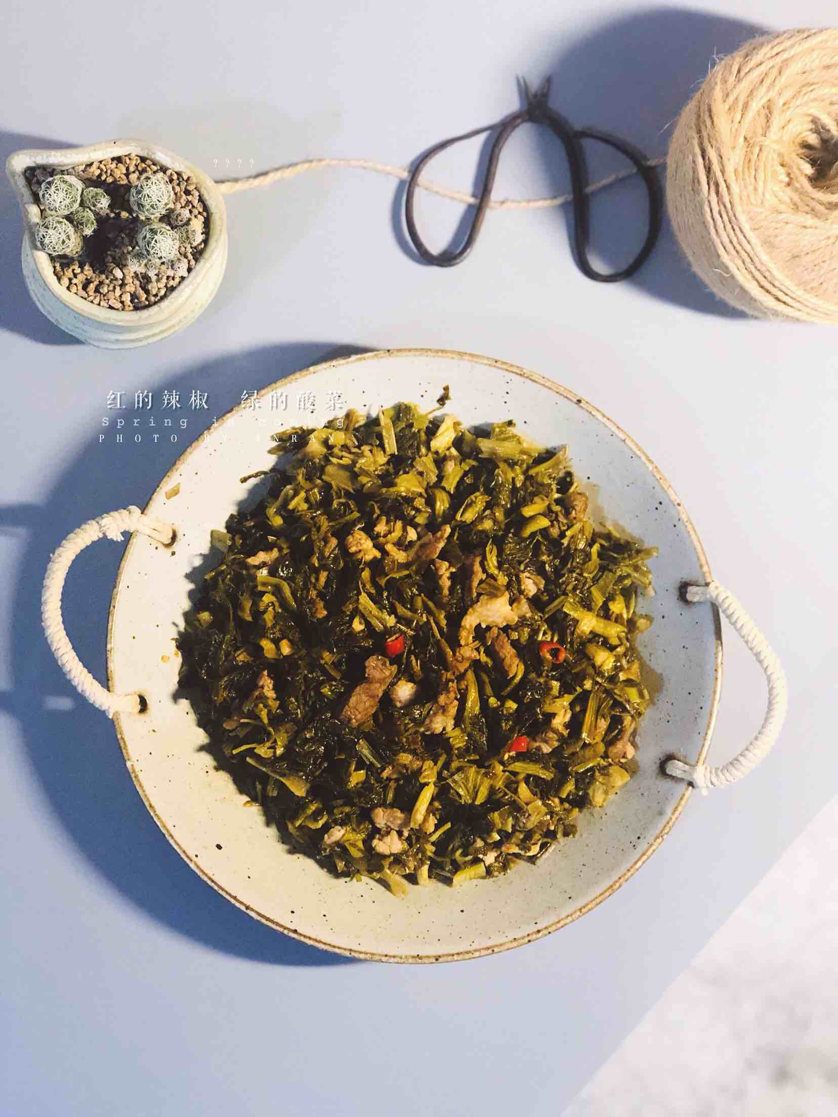 酸菜炒肉的做法-酸辣味炒菜譜-易網(wǎng)健康養(yǎng)生網(wǎng) 酸菜炒肉的做法-酸辣味炒菜譜