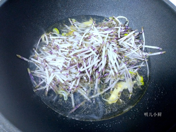 蘿卜絲煮大蝦的做法-家常味爆菜譜-易網健康養生網 蘿卜絲煮大蝦的做法-家常味爆菜譜