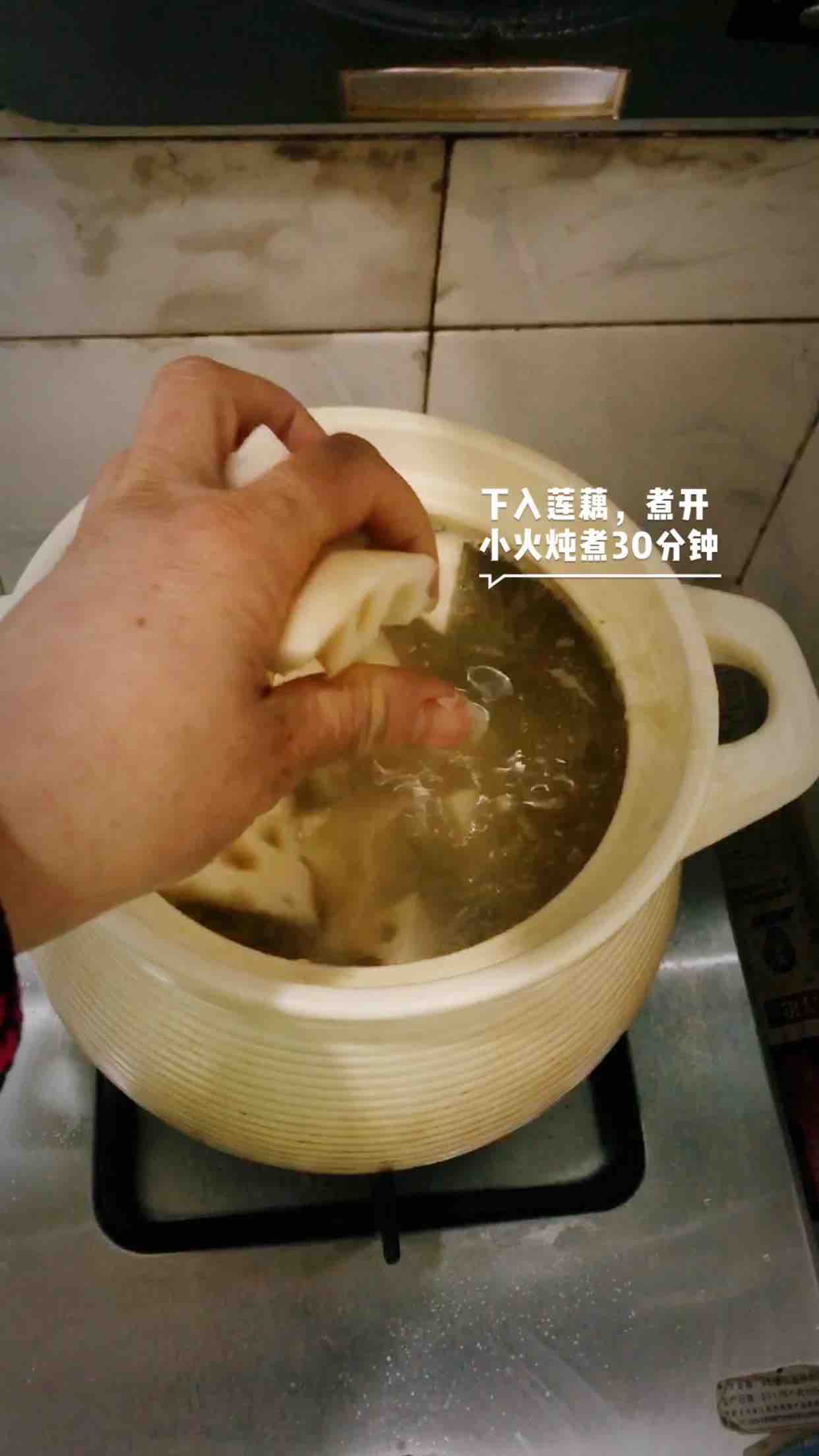 蓮藕排骨湯的做法-家常味煨菜譜