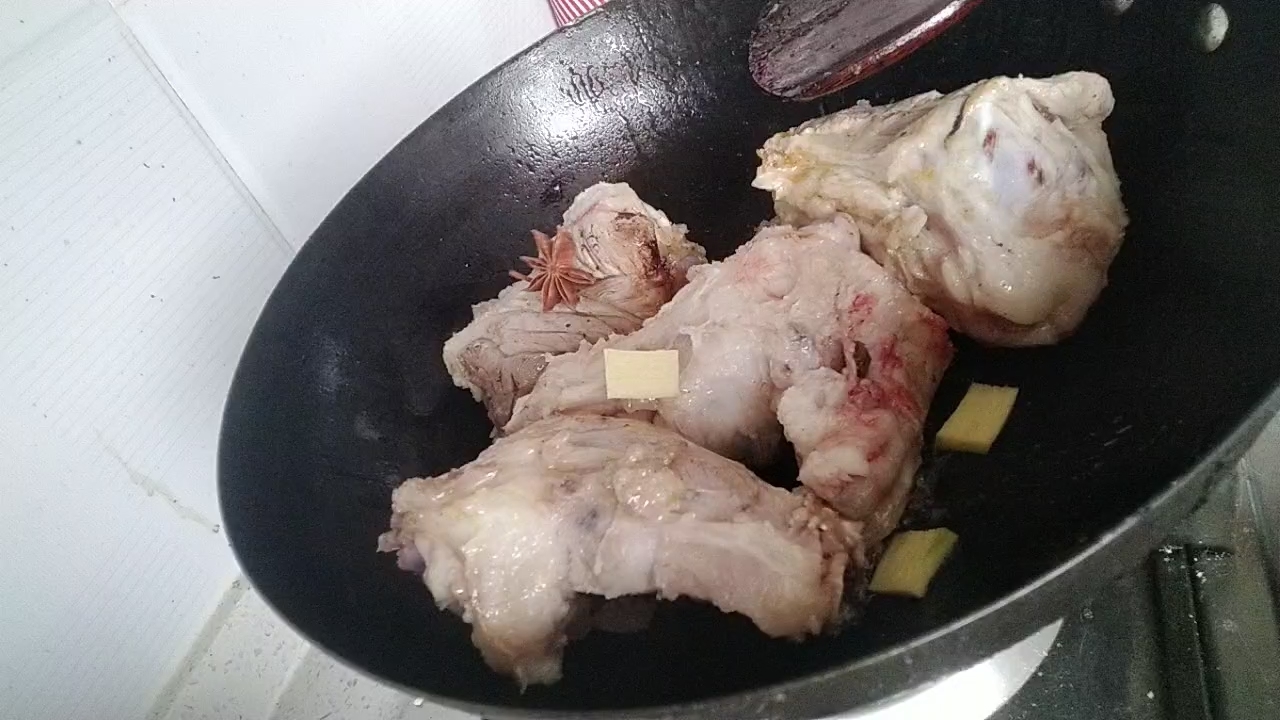 紅燒大棒骨的做法-家常味煮菜譜-易網健康養(yǎng)生網 紅燒大棒骨的做法-家常味煮菜譜