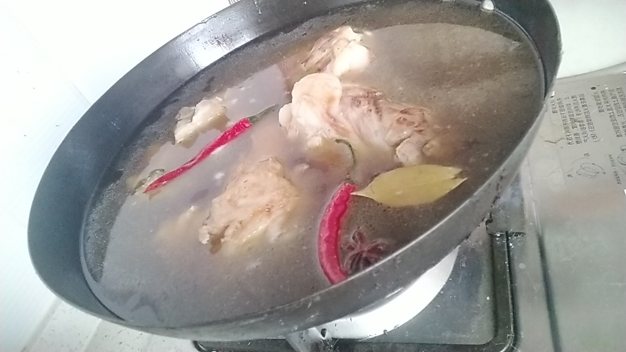 紅燒大棒骨的做法-家常味煮菜譜-易網健康養(yǎng)生網 紅燒大棒骨的做法-家常味煮菜譜