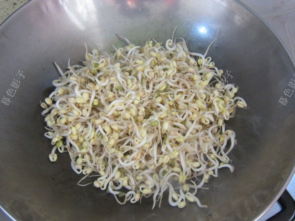 自家發的綠豆芽的做法-家常味炒菜譜