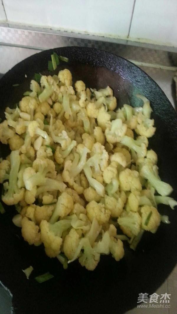 炒菜花的做法-家常味炒菜譜-易網健康養生網 炒菜花的做法-家常味炒菜譜