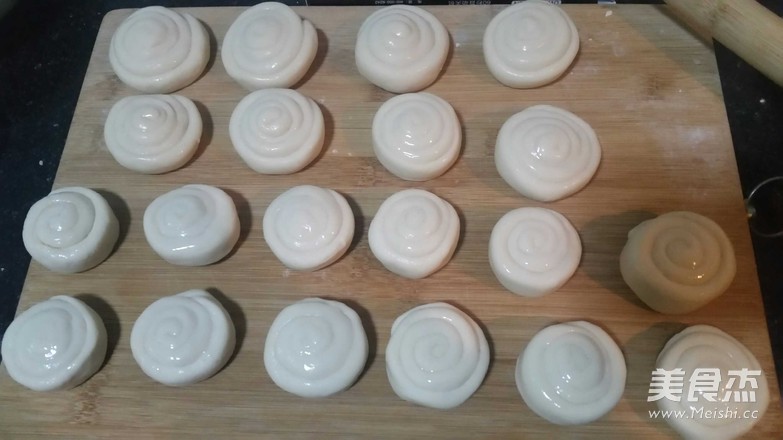 鹵肉香菜夾饃的做法-醬香味煨菜譜-易網(wǎng)健康養(yǎng)生網(wǎng) 鹵肉香菜夾饃的做法-醬香味煨菜譜