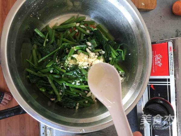 涼拌菠菜的做法-家常味拌菜譜-易網健康養生網 涼拌菠菜的做法-家常味拌菜譜