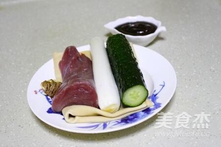 京醬肉絲的做法-醬香味燒菜譜-易網<a href=http://www.xllyou.com/ target=_blank class=infotextkey>健康養生</a>網 京醬肉絲的做法-醬香味燒菜譜