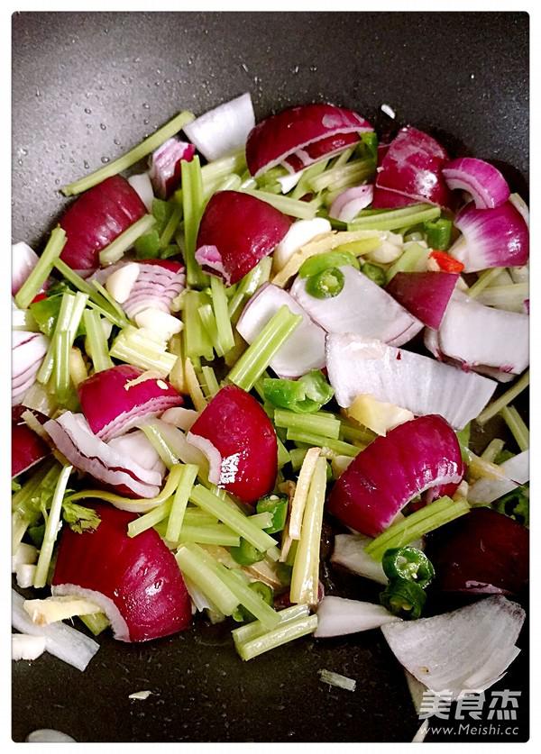 辣炒白蛤的做法-香辣味炒菜譜-易網(wǎng)健康養(yǎng)生網(wǎng) 辣炒白蛤的做法-香辣味炒菜譜