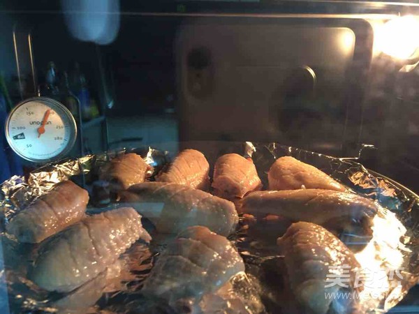 香辣烤雞翅中的做法-香辣味烤菜譜-易網(wǎng)健康養(yǎng)生網(wǎng) 香辣烤雞翅中的做法-香辣味烤菜譜