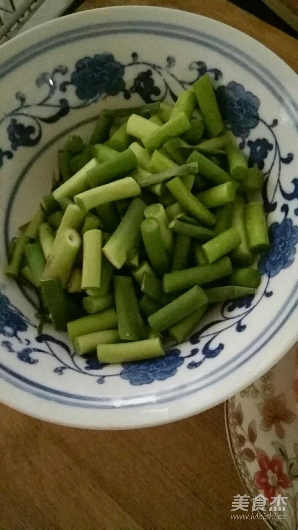 蒜苗醬油炒飯的做法-咸鮮味炒菜譜-易網<a href=http://www.xllyou.com/ target=_blank class=infotextkey>健康養生</a>網 蒜苗醬油炒飯的做法-咸鮮味炒菜譜