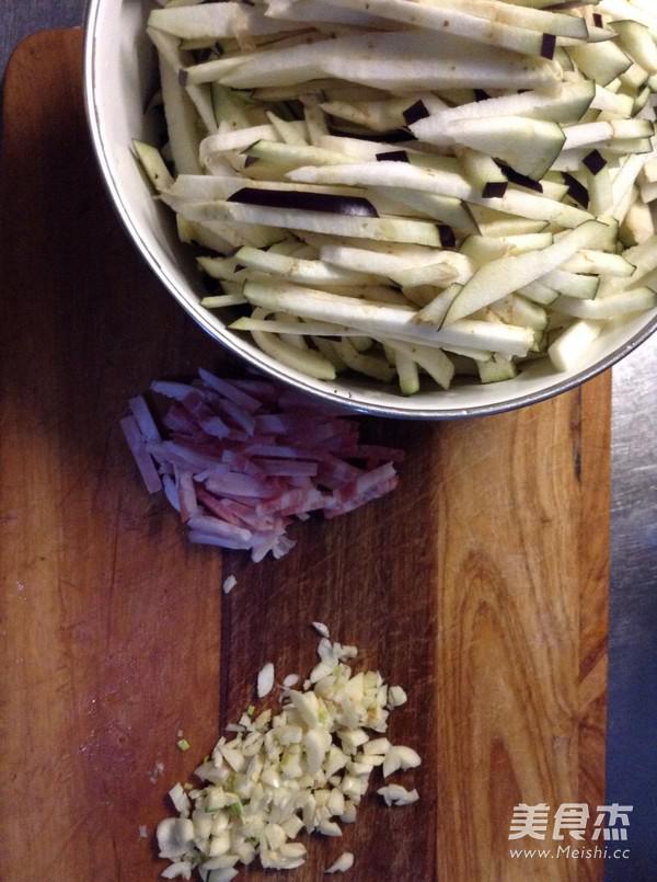 五花肉炒茄絲的做法-其它口味炒菜譜-易網(wǎng)<a href=http://www.xllyou.com/ target=_blank class=infotextkey>健康養(yǎng)生</a>網(wǎng) 五花肉炒茄絲的做法-其它口味炒菜譜