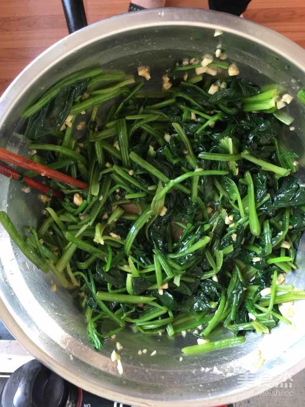 涼拌菠菜的做法-家常味拌菜譜-易網健康養生網 涼拌菠菜的做法-家常味拌菜譜