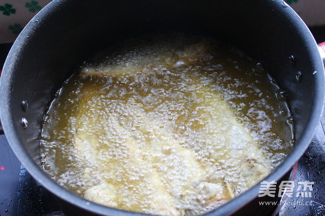 干炸黃花魚的做法-咸鮮味炸菜譜-易網(wǎng)健康養(yǎng)生網(wǎng) 干炸黃花魚的做法-咸鮮味炸菜譜