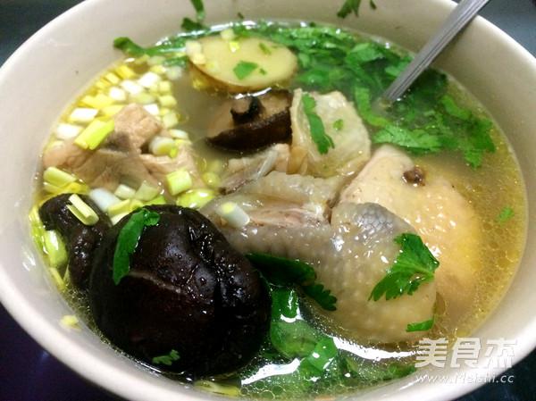 香菇雞湯的做法-咸鮮味燉菜譜