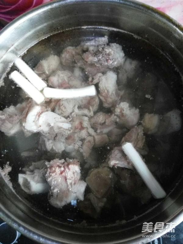 清燉羊肉湯的做法-咸鮮味煲菜譜-易網健康養生網 清燉羊肉湯的做法-咸鮮味煲菜譜