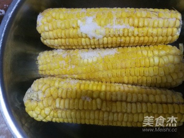煮玉米的做法-甜味煮菜譜-易網<a href=http://www.xllyou.com/ target=_blank class=infotextkey>健康養生</a>網 煮玉米的做法-甜味煮菜譜