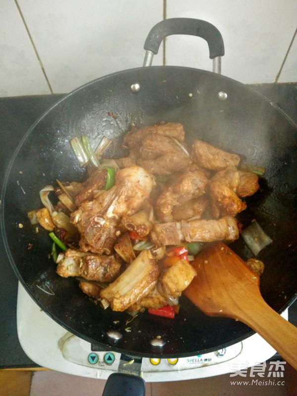 燉排骨的做法-家常味燉菜譜