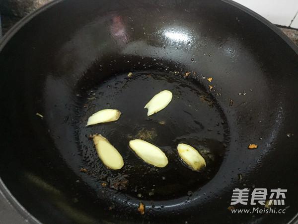 大閘蟹燜滑雞的做法-家常味燜菜譜-易網健康養生網 大閘蟹燜滑雞的做法-家常味燜菜譜