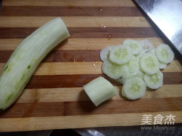 涼拌黃瓜的做法-家常味拌菜譜-易網<a href=http://www.xllyou.com/ target=_blank class=infotextkey>健康養生</a>網 涼拌黃瓜的做法-家常味拌菜譜